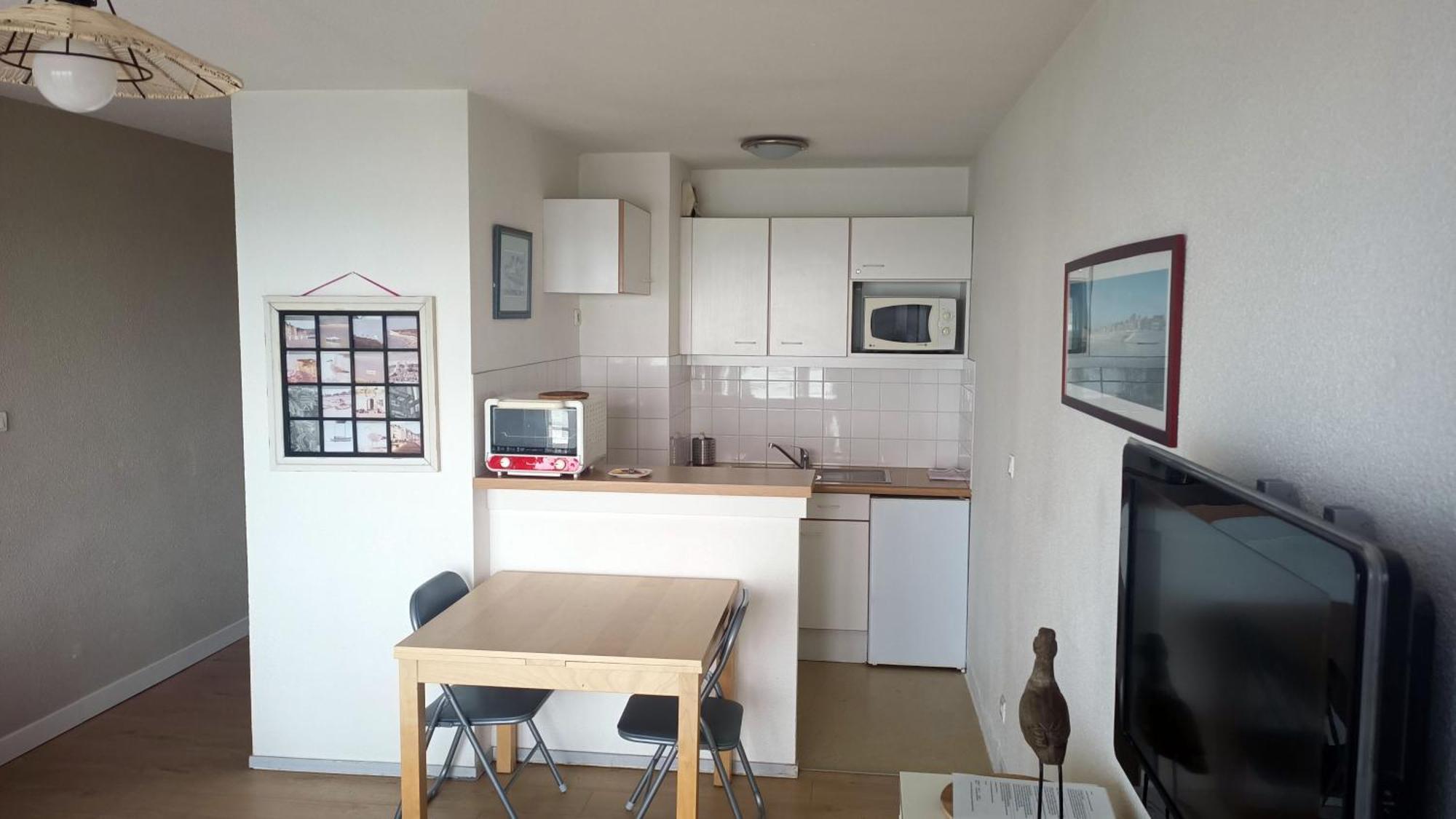 Apartment Face A La By Corinne *